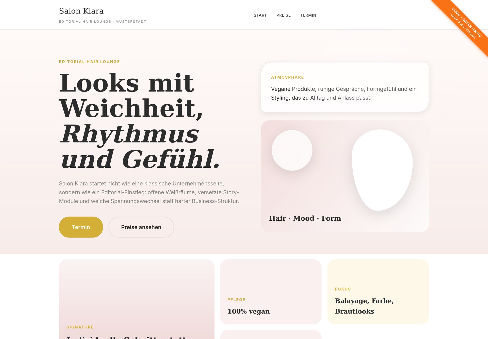 Demo-Website eines Friseursalons in Rosé- und Anthrazittönen mit editorialer Bildsprache.